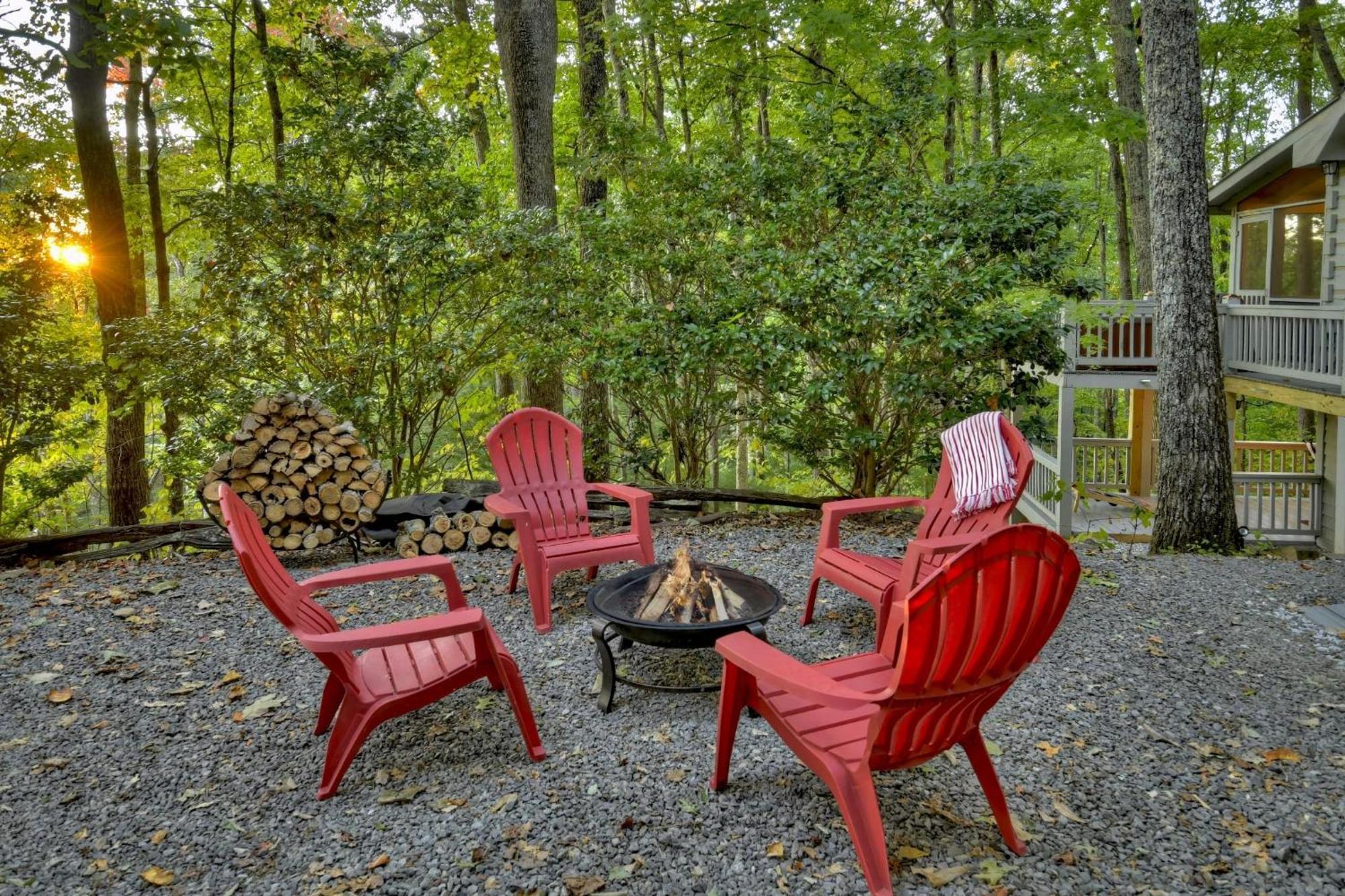 Hygge Haus Rustic Charm Cozy Beds And A Serene Location Ellijay Eksteriør billede