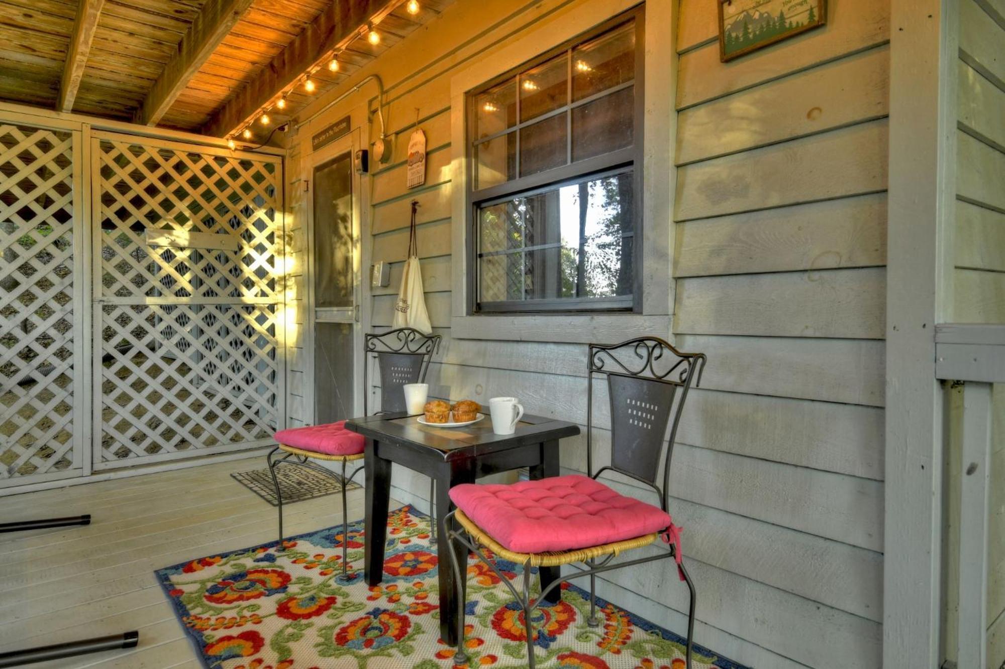 Hygge Haus Rustic Charm Cozy Beds And A Serene Location Ellijay Eksteriør billede
